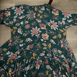 Women’s long sleeves dress.